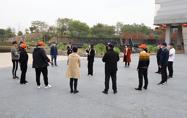 團(tuán)結(jié)協(xié)作，共同進(jìn)步